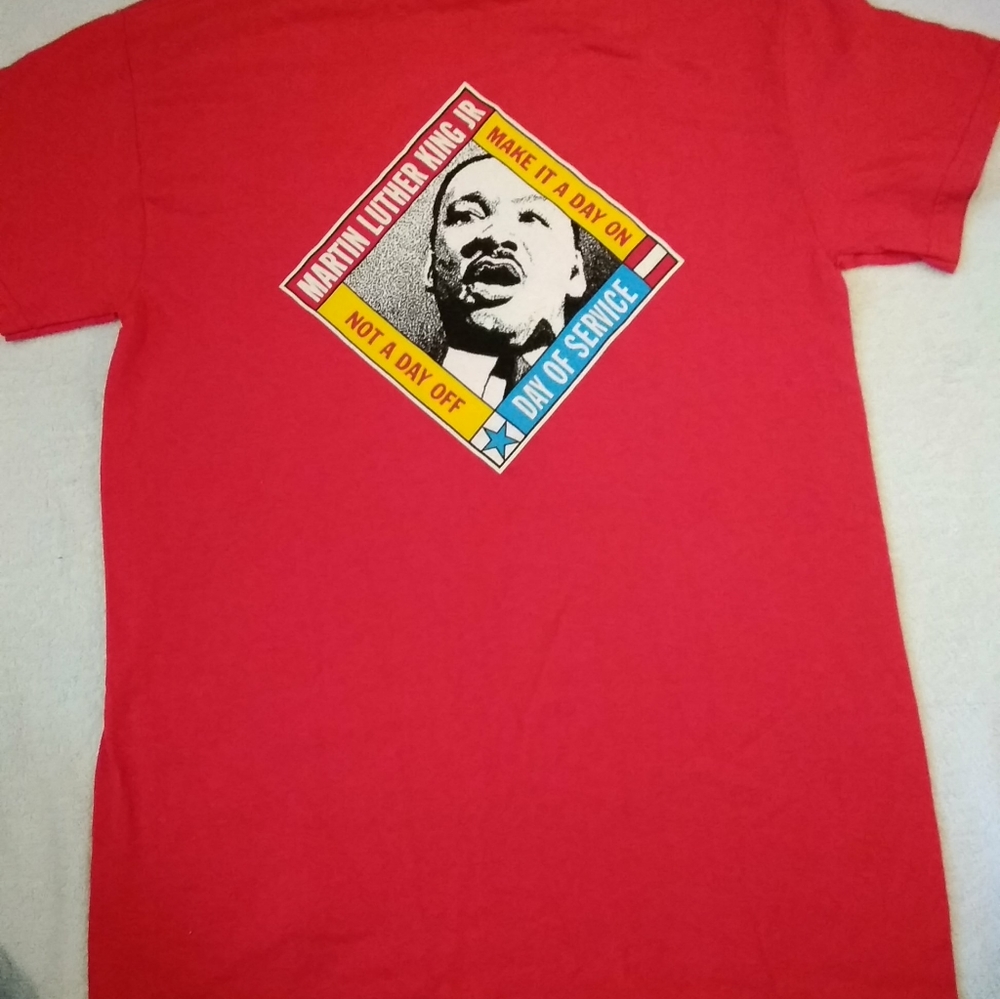 Martin luther king jr tee shirt small